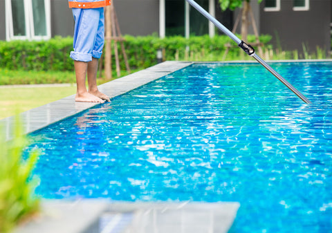 Skimlite Snaplite extended reach helps reach skimmers and nets