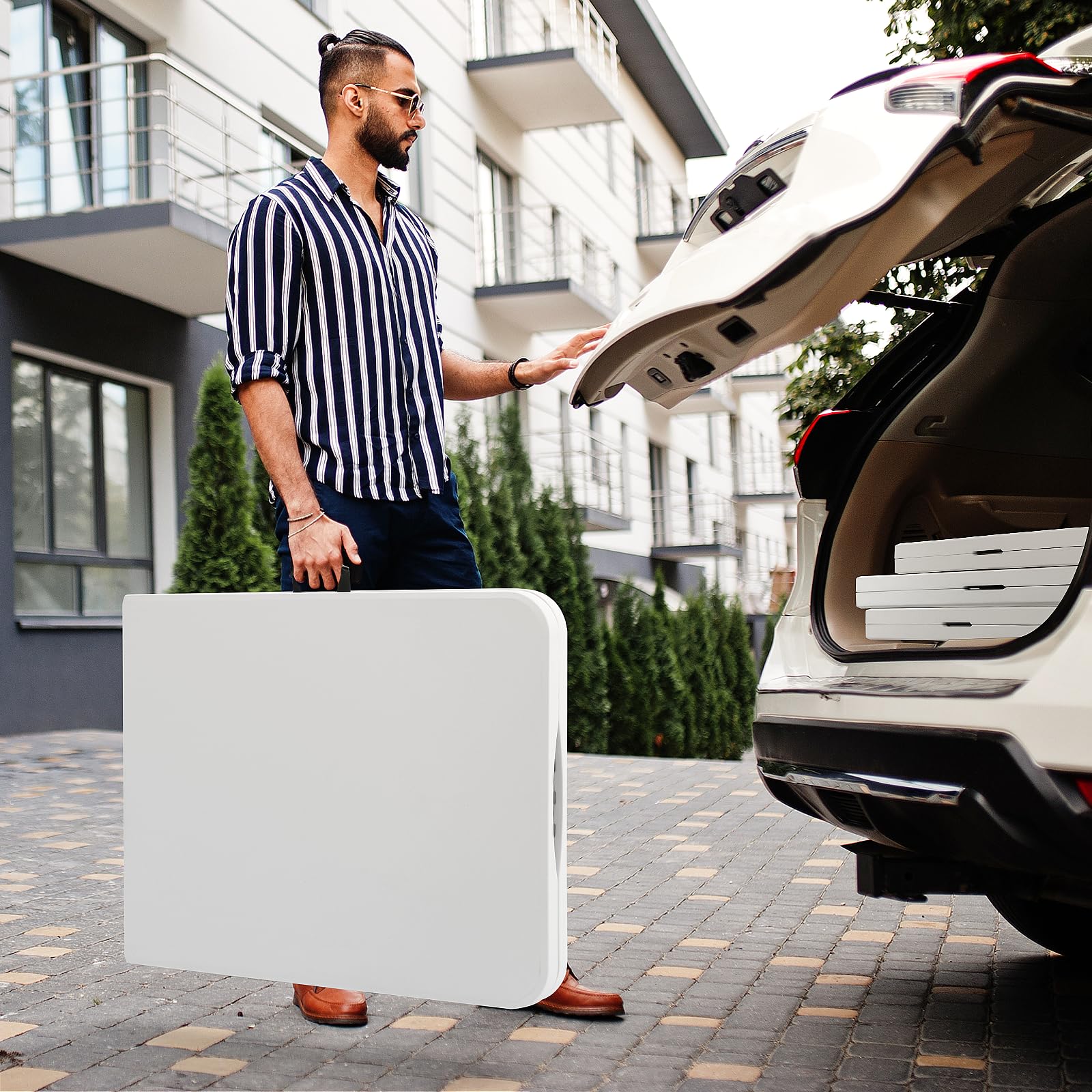 SKOK compact folded table for simple storage and transport