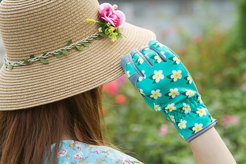 SKYDEER pre-curved fingers enable delicate tasks like seed planting