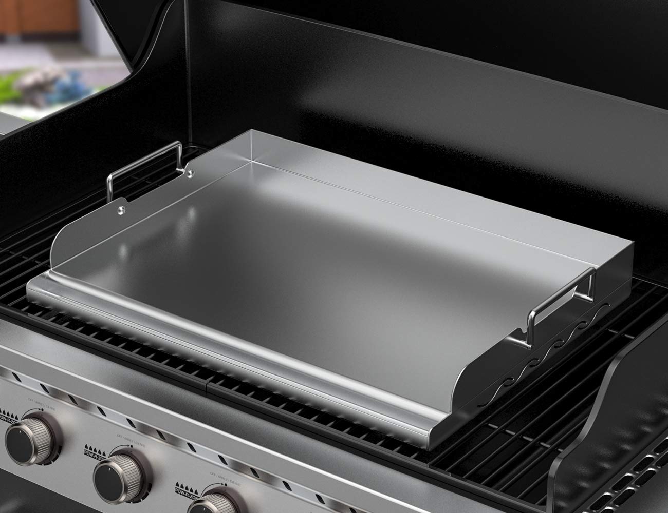 Skyflame griddle plate in action cooking eggs and pancakes with steady heat