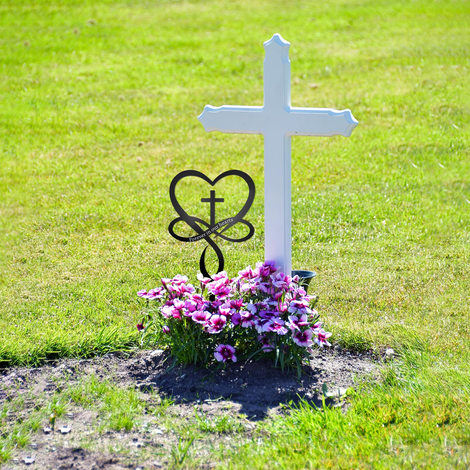 Slagindeco outdoor memorial stake withstands weather while preserving memory.