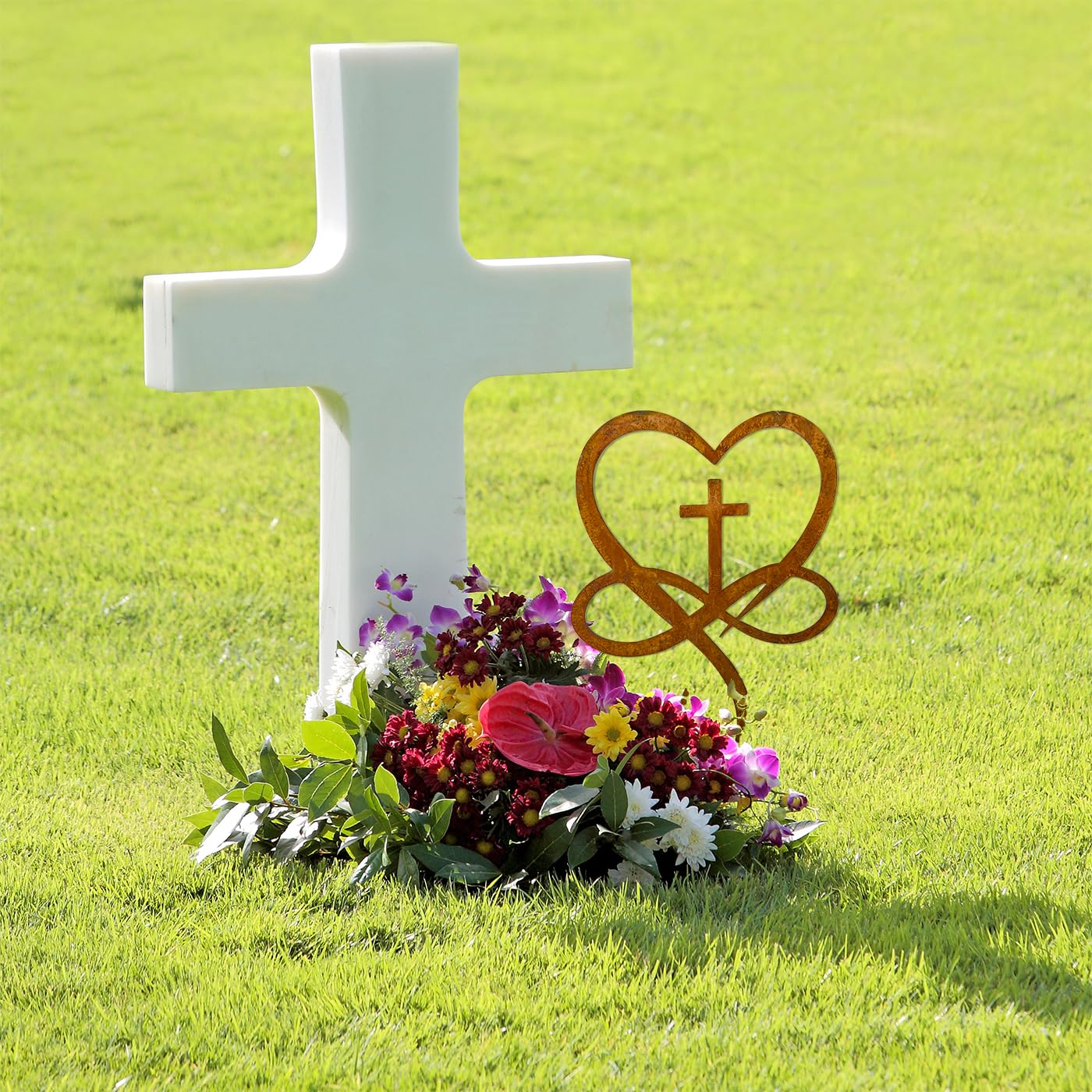 Rusty metal graveside stake by Slagindeco for a durable outdoor memorial