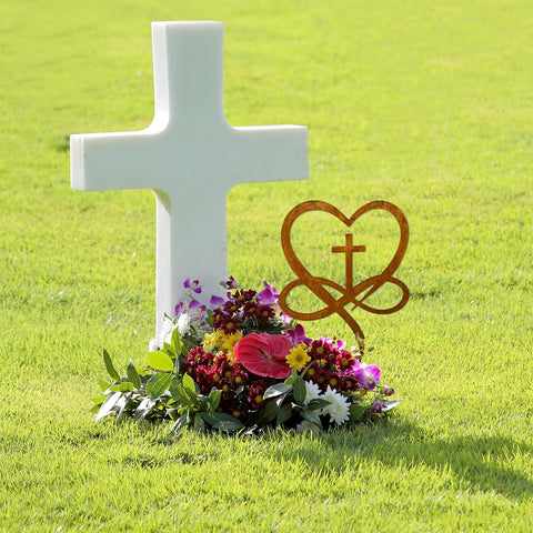 Rusty metal graveside stake by Slagindeco for a durable outdoor memorial