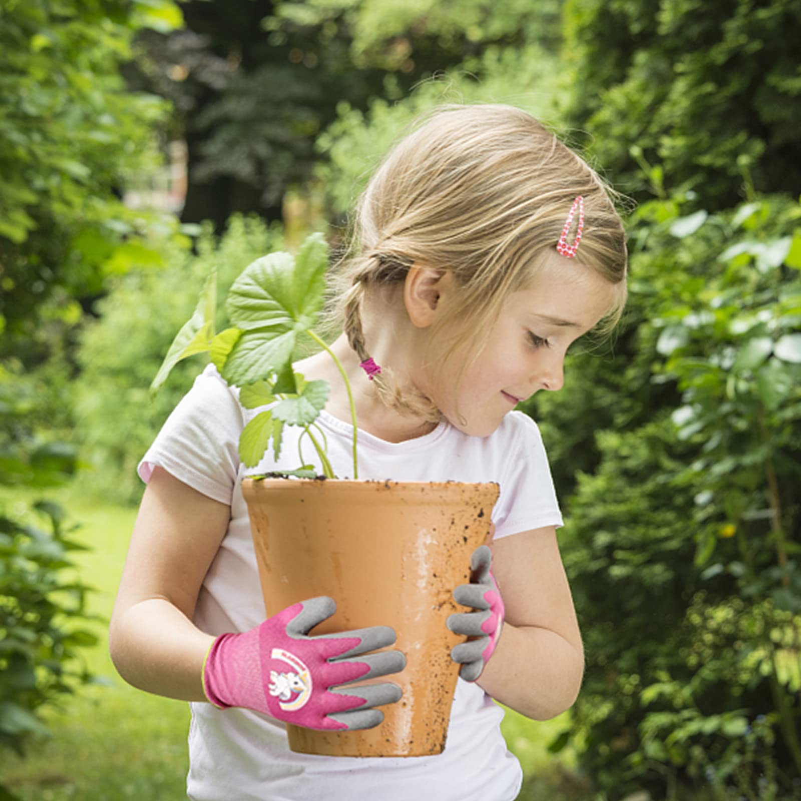 SLARMOR anti-slip foam-palm gloves help small tools grip for kids.