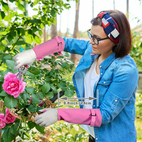 SLARMOR touchscreen-compatible gloves for phone use in the garden