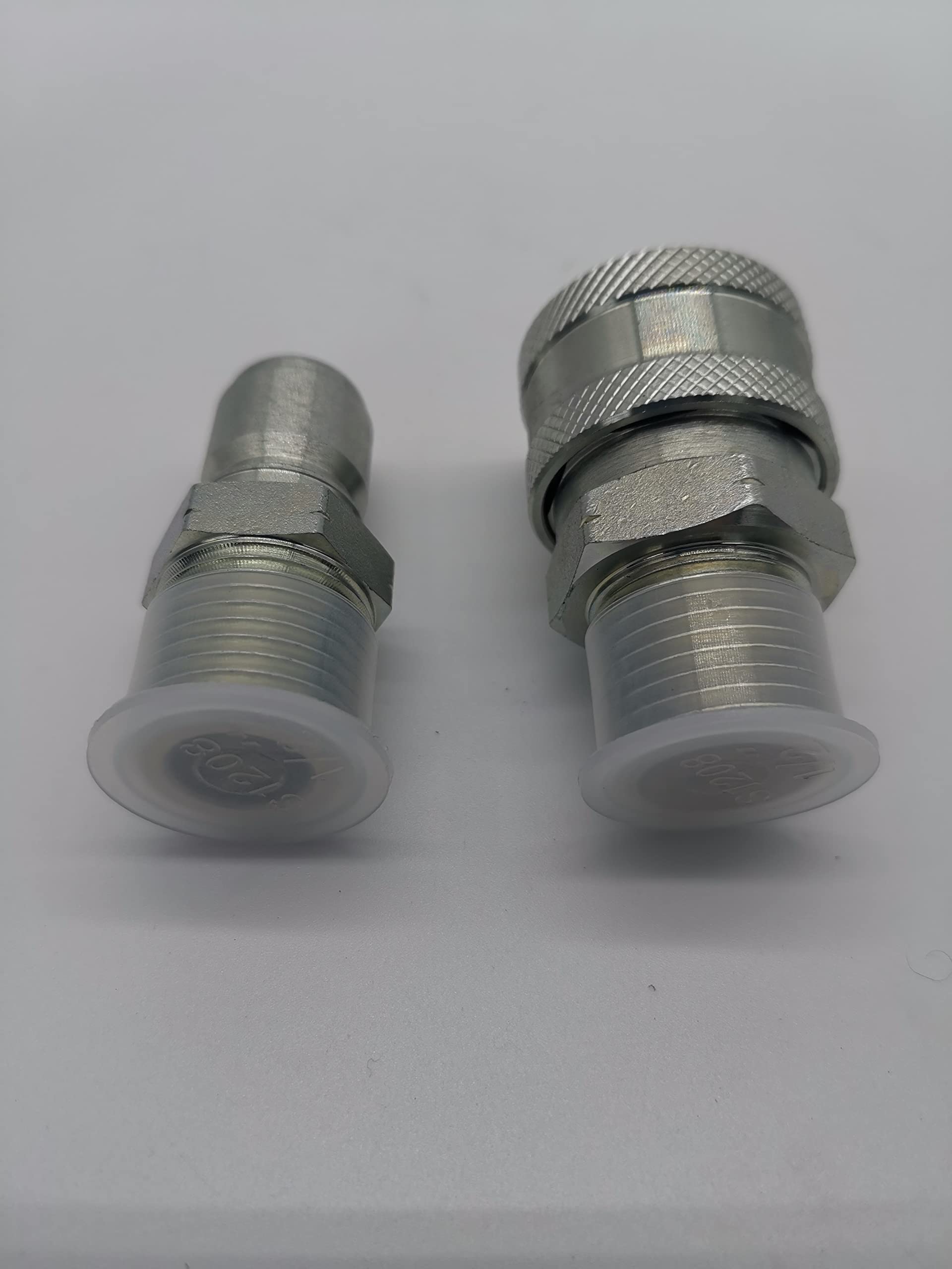 SLGPC Quick Connect Plug image demonstrates smooth uncoupling with 1/2-inch fittings