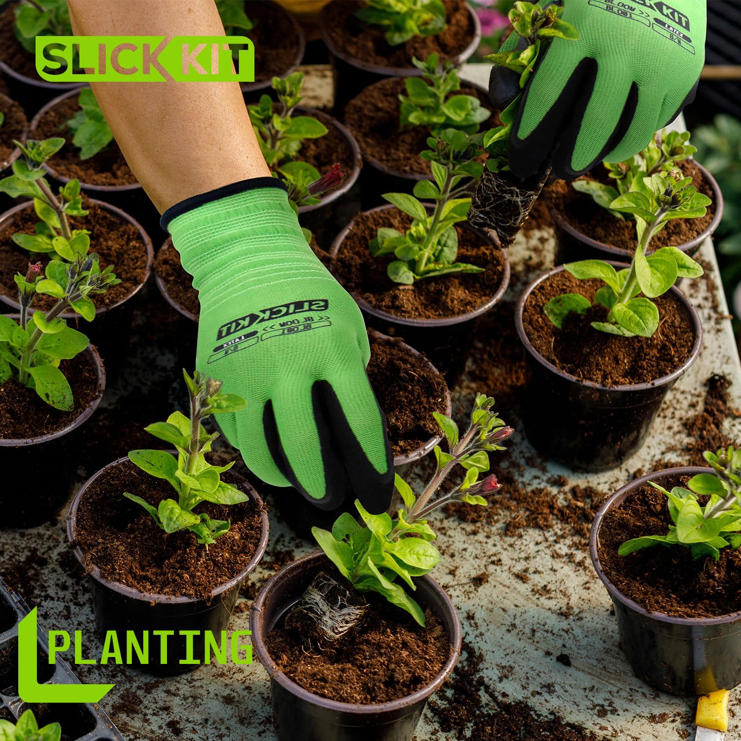 SLICK KIT gloves resist water and soil with a protective coating.
