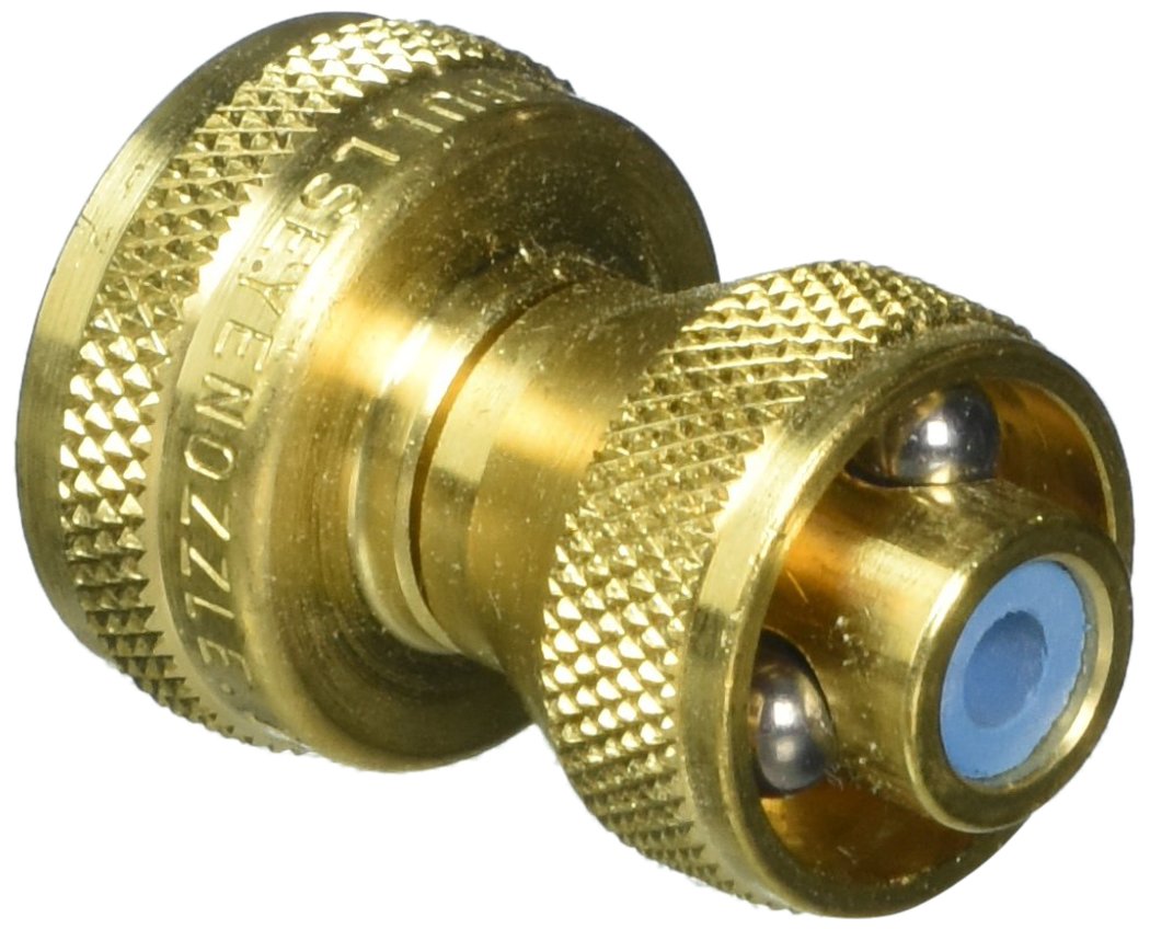 Slip Seal Bulls-Eye hose nozzle front view demonstrates precise twist-control watering.