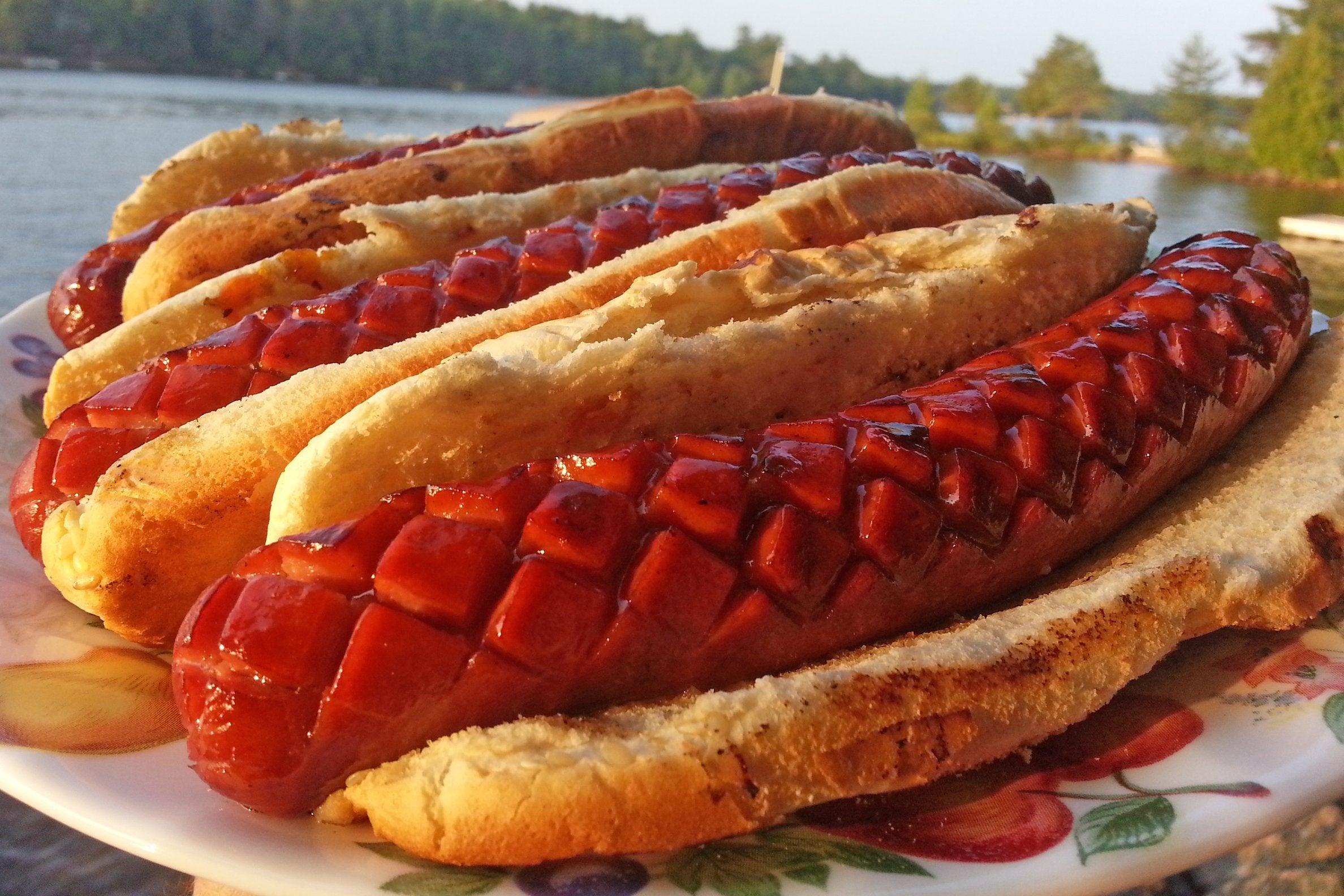 SLOTDOG works best with skinless hot dogs for even slots.