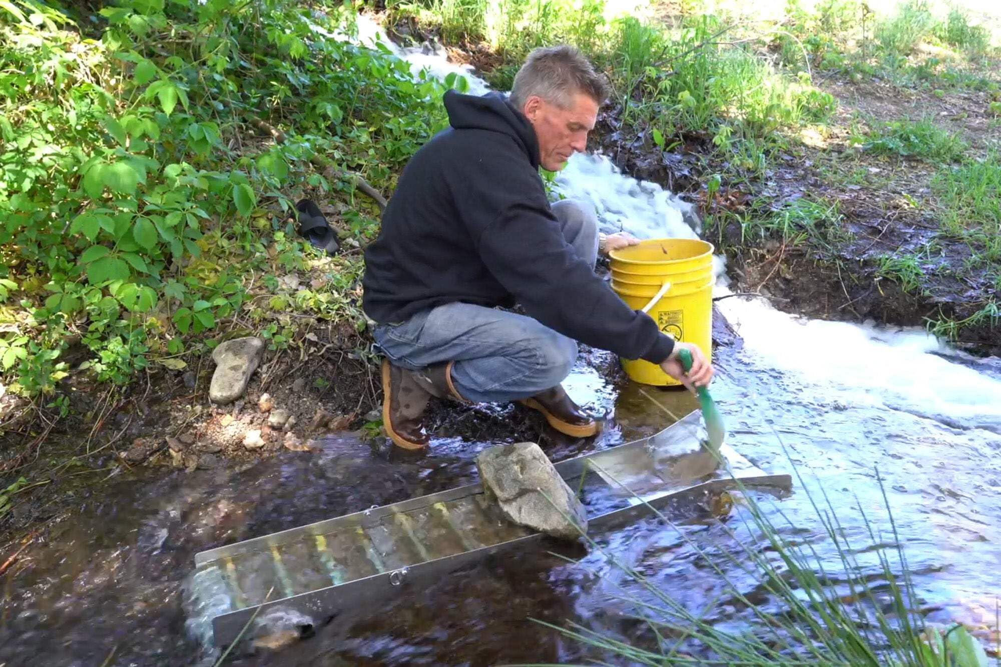 Sluice Fox includes three gold pans and two classifiers for sediment separation.