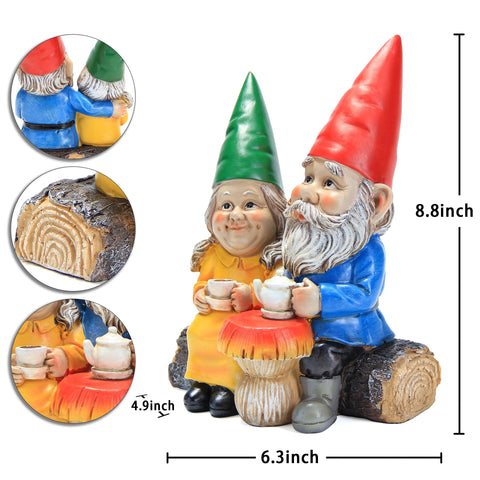 Smadeer couple gnome statue coffee-scene evokes romance outdoors