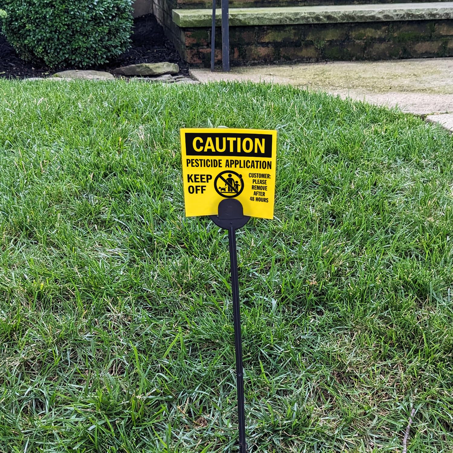 SmartSign 20-pack with stakes supports organized area control.