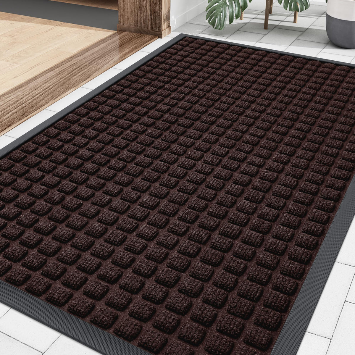Smiry front door mat outside entrance traps dirt and moisture with a durable rubber edge.