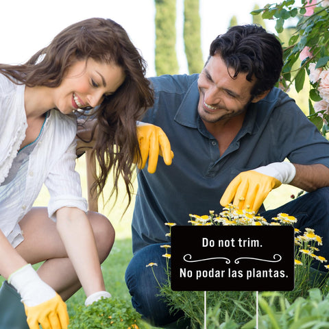 Soaoo black classic garden marker blends with outdoor décor.