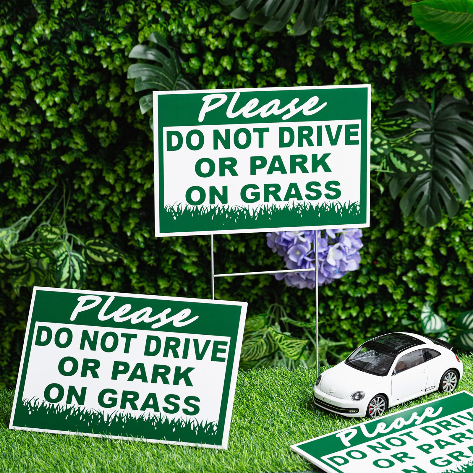 Soaoo four-pack yard signs suitable for lawns, driveways, and gardens.