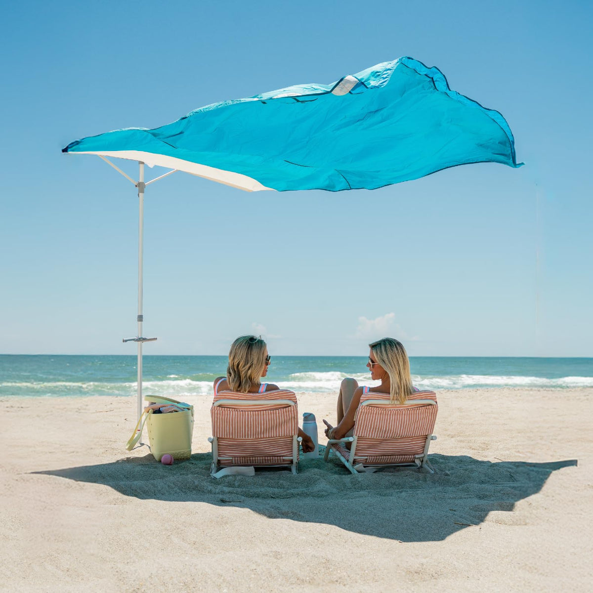 Solbello Shade wind-driven umbrella ensuring steady shade on breezy beaches.
