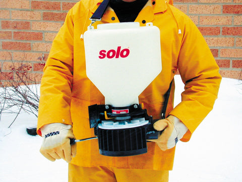 SOLO 421 agitator and impeller promote even material flow