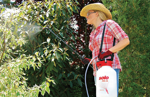 Adjustable nozzle on Solo 430-2G allows mist to jet spray