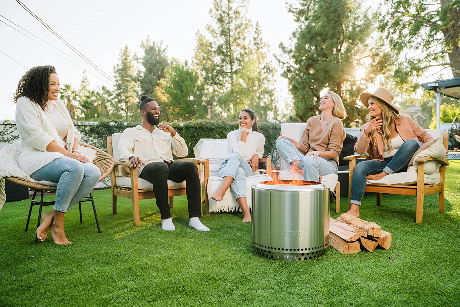 Solo Stove Bonfire with Stand durable-materials highlight stainless steel and ceramic coating