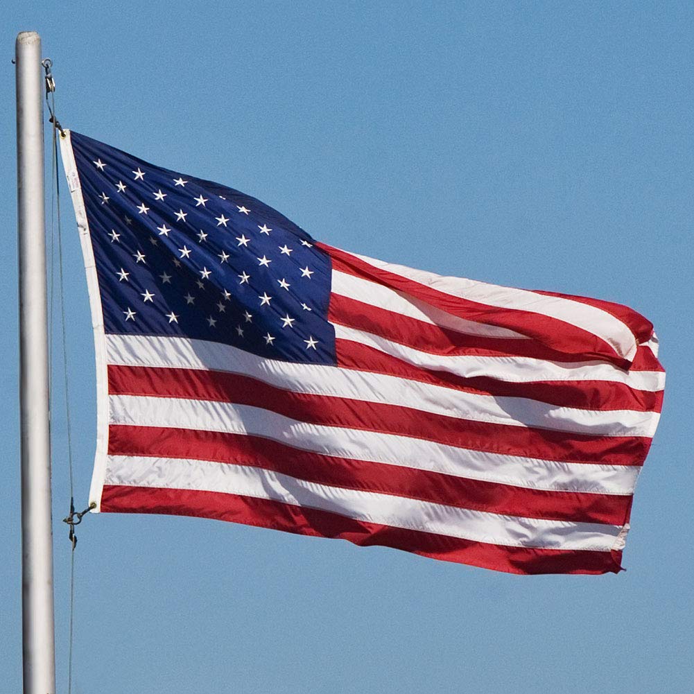 Reinforced fly hem on SolarStar flag prevents end tearing in wind.