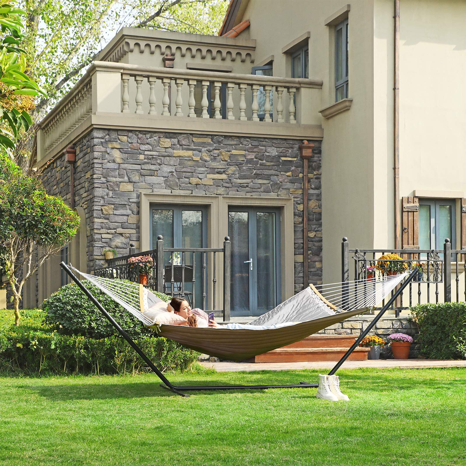 SONGMICS hammock showing generous 78.7 by 55.1 inch dimensions for two