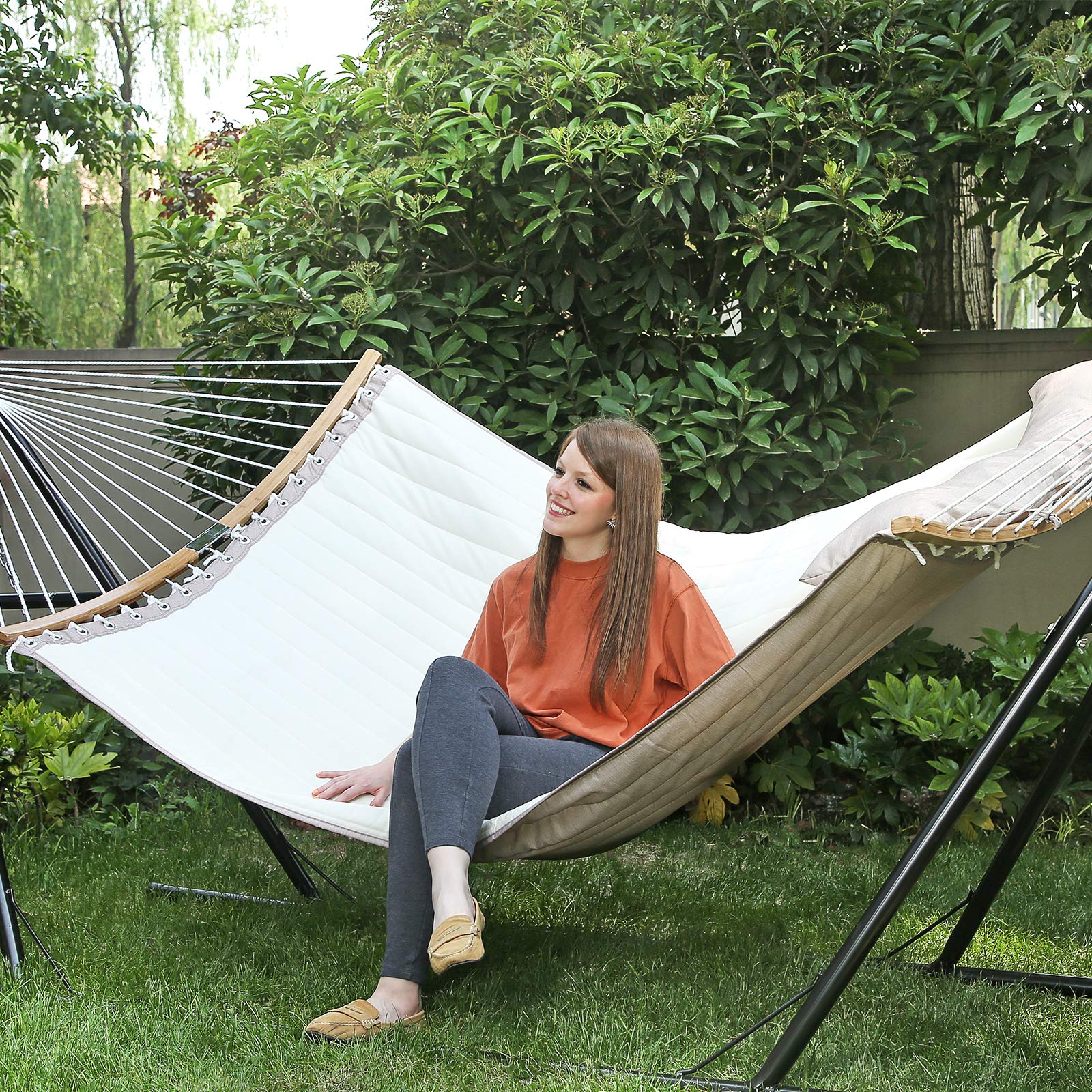 SONGMICS foldable design enables easy transport and storage
