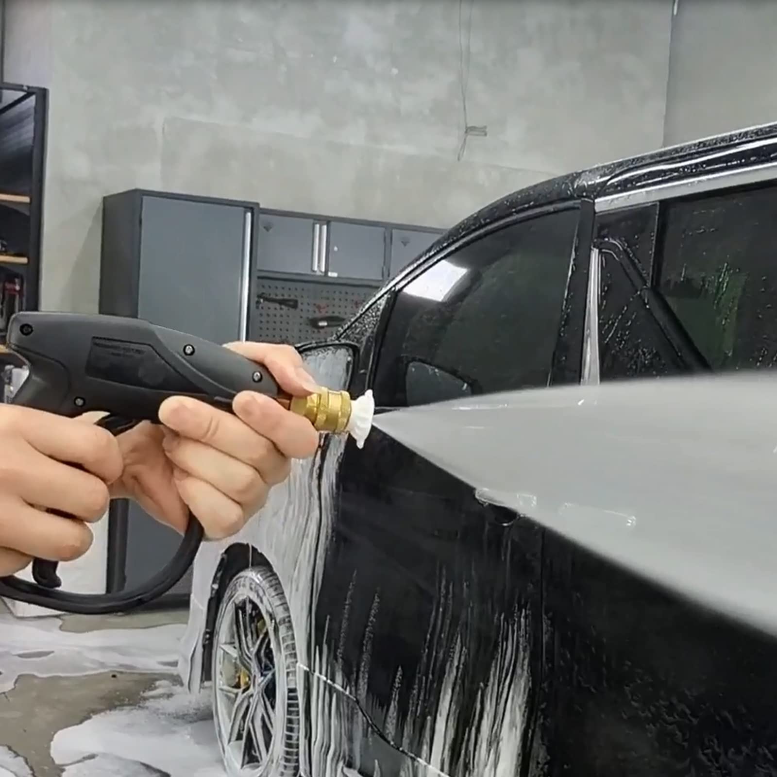 Sooprinse gun shown in a vehicle washing setup with precise spray