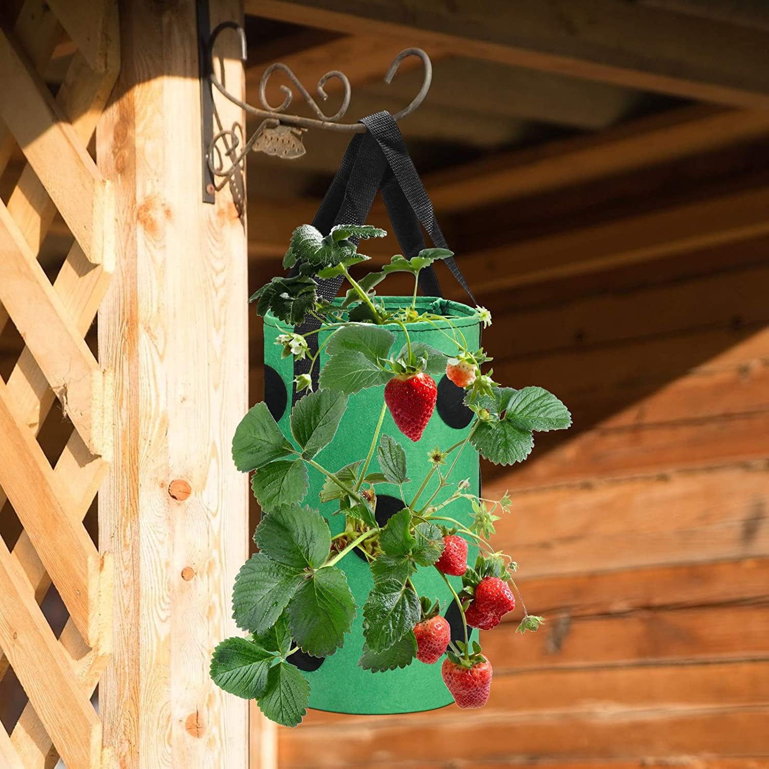 SouilGoal easy-installation hanging bag simplifies setup