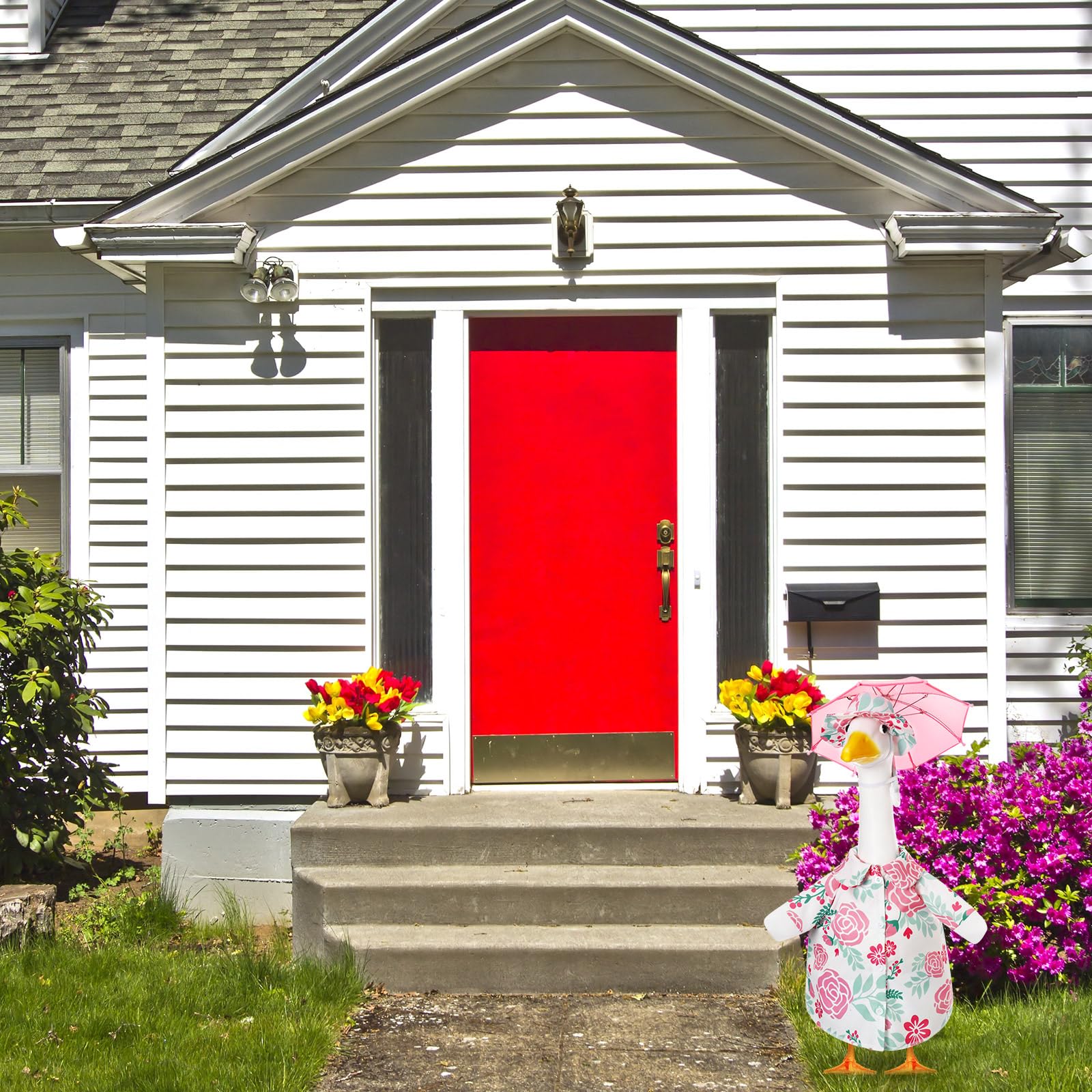 Soulchen 17-inch goose outfit provides stylish yet snug fit for lawn geese