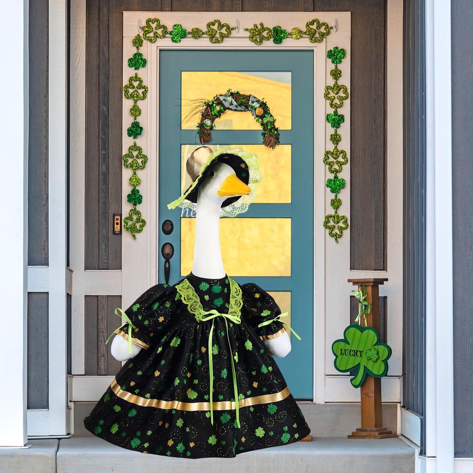 Soulchen porch yard decor clover set brightens ordinary lawn.