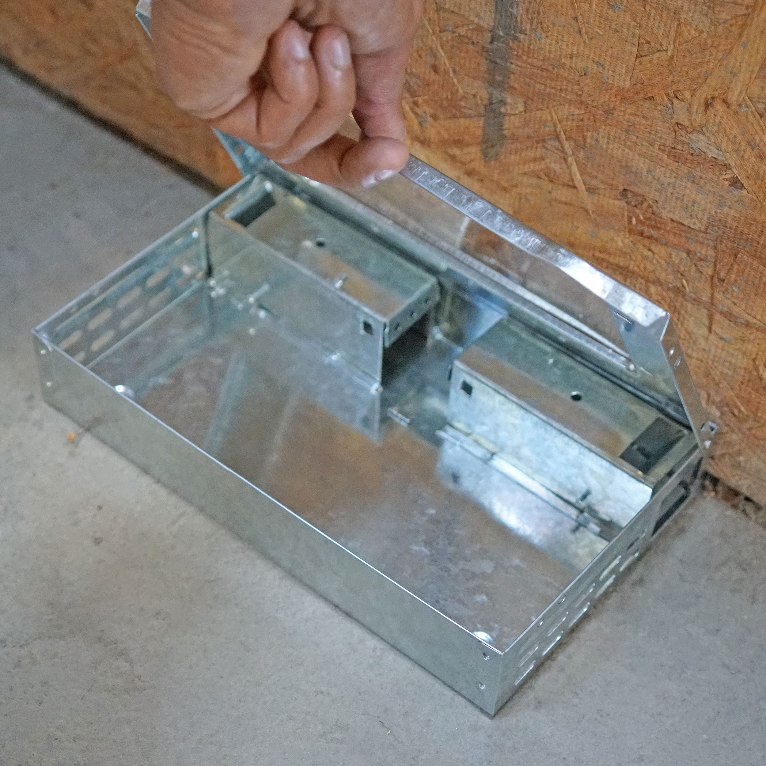 Southern Homewares humane mouse trap compact dimensions help precise placement