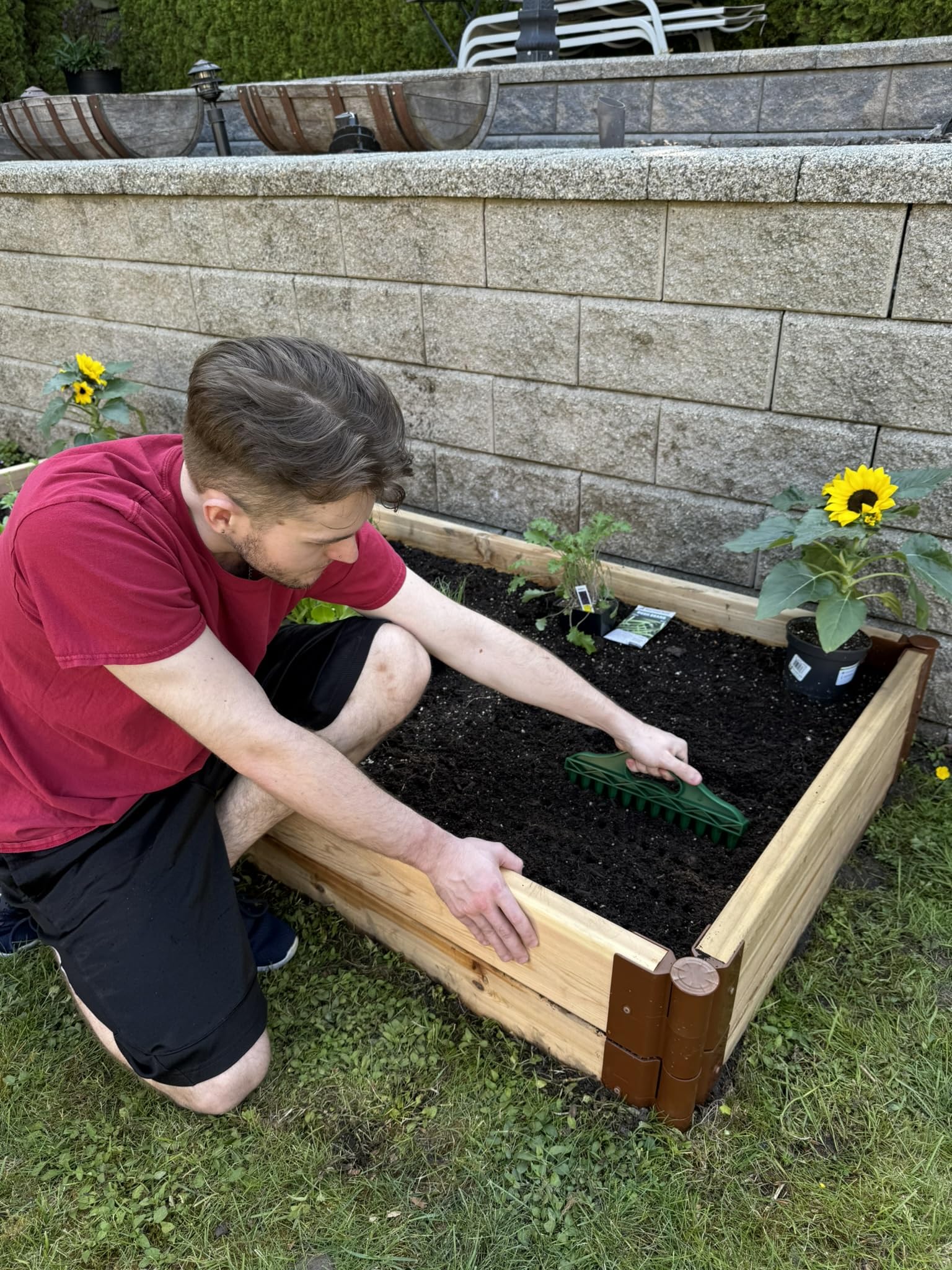 Lightweight, durable tool ideal for gardeners of all levels.