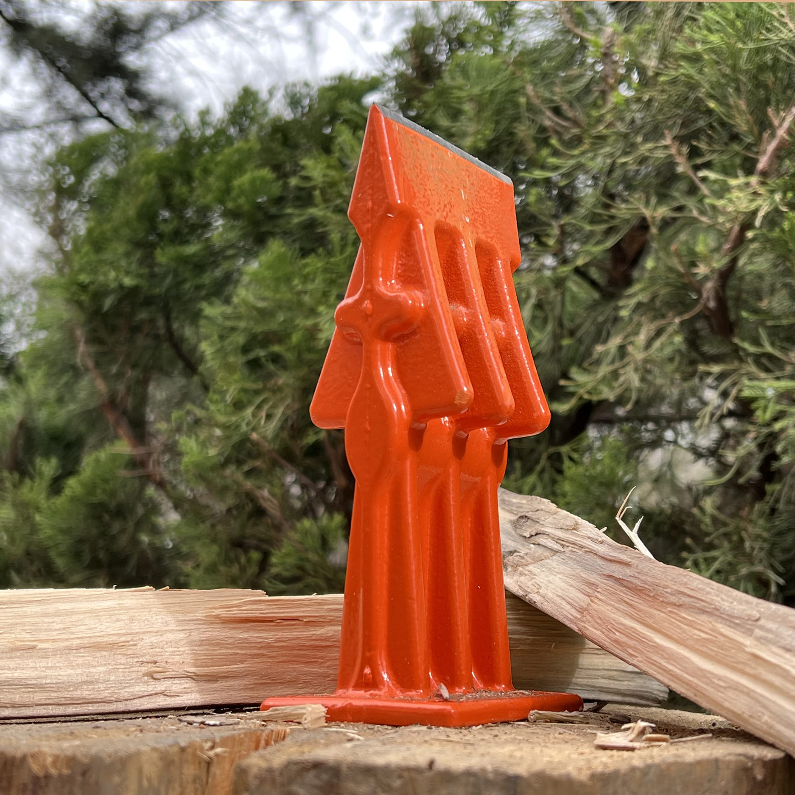 Speed Force portable log splitter is light at 3.3 pounds.