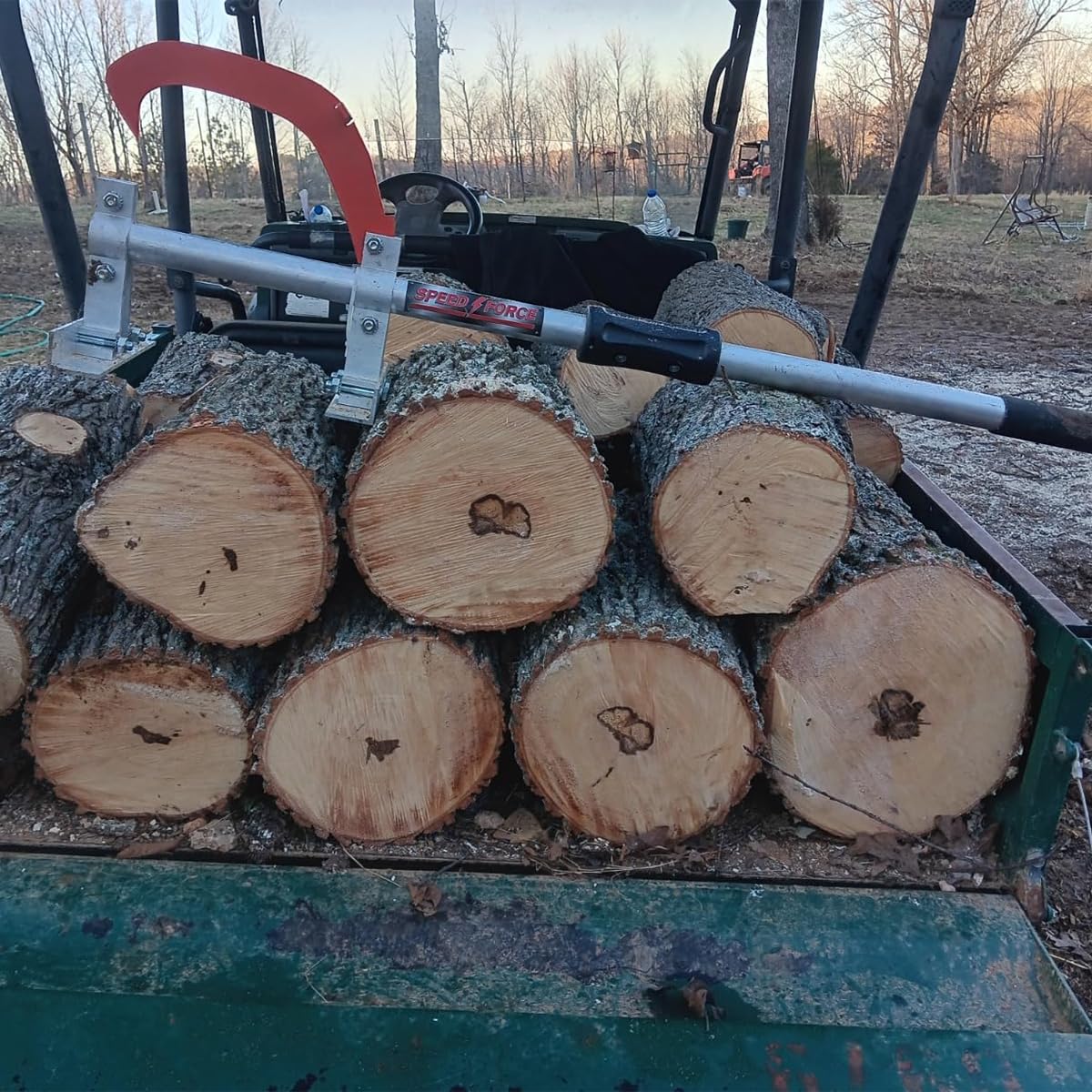 Speed Force TimberJack Dual-Foot Design provides a stable cutting platform on uneven ground.