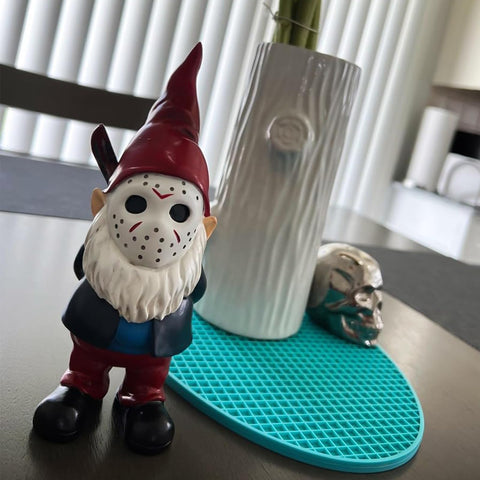 SPINNDO funny garden decor gnome doubles as a conversation starter for guests.