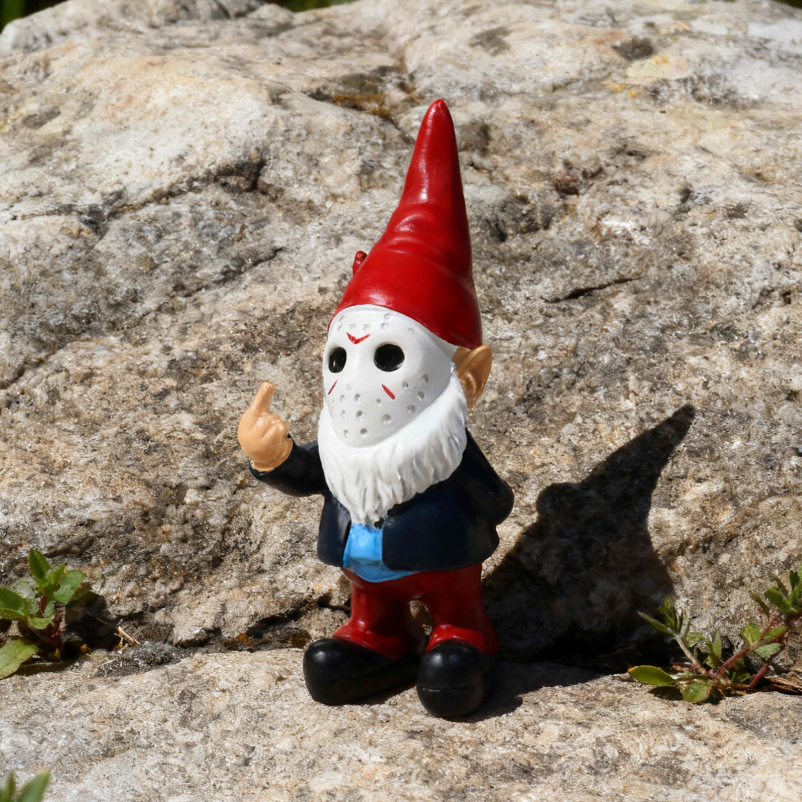 SPINNDO Halloween decor gnome boosts shelf or balcony interest.