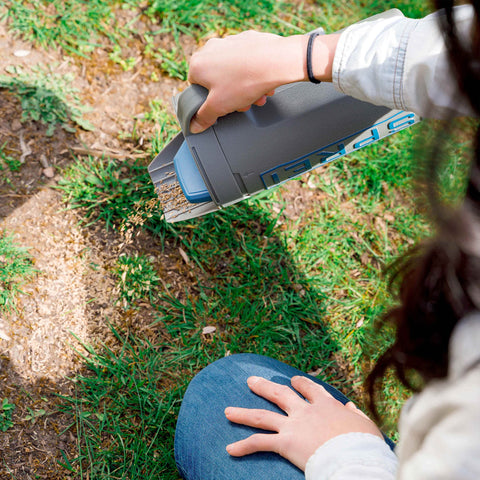 No overspray keeps flower beds tidy and clean.