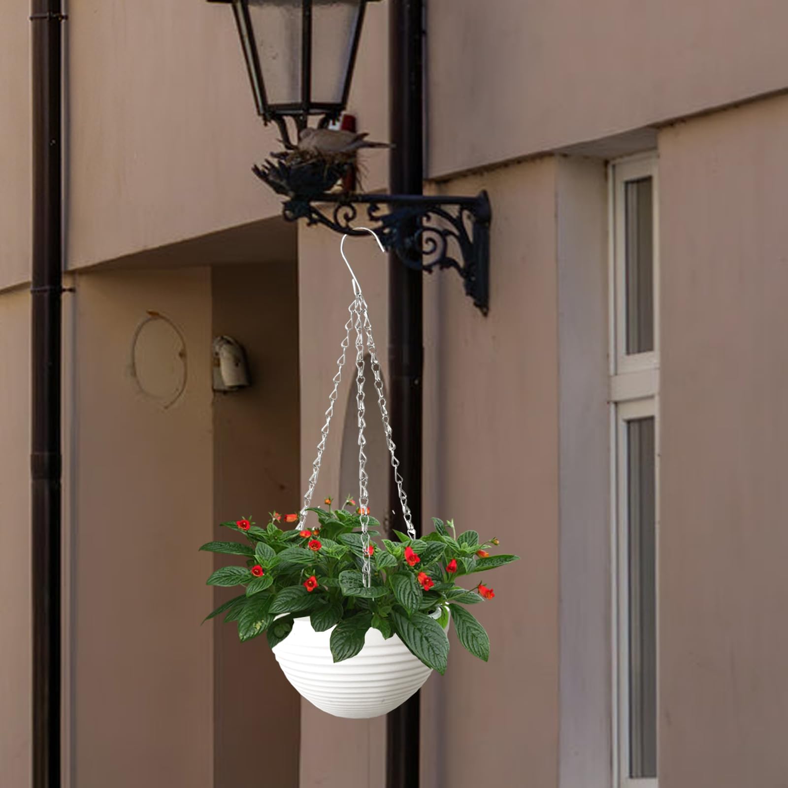Srmayyi round hanging planter ideal for balconies and porches.