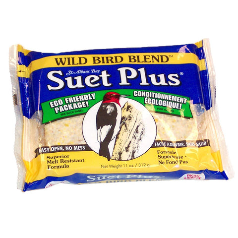 ST. ALBANS BAY SUET PLUS ingredients close-up: beef suet and grains