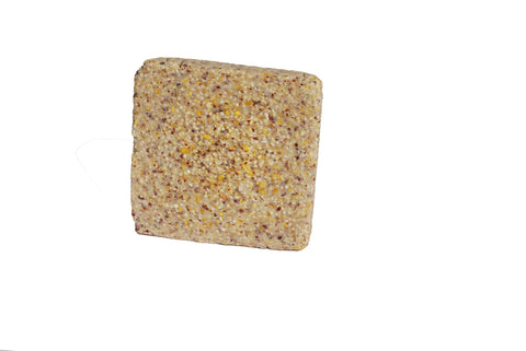 ST. ALBANS BAY SUET PLUS melt-resistant cakes image showing premium ingredients for consistent bird treats.