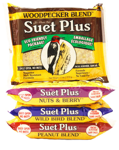 ST. ALBANS BAY SUET PLUS variety pack on feeder attracts multiple backyard birds