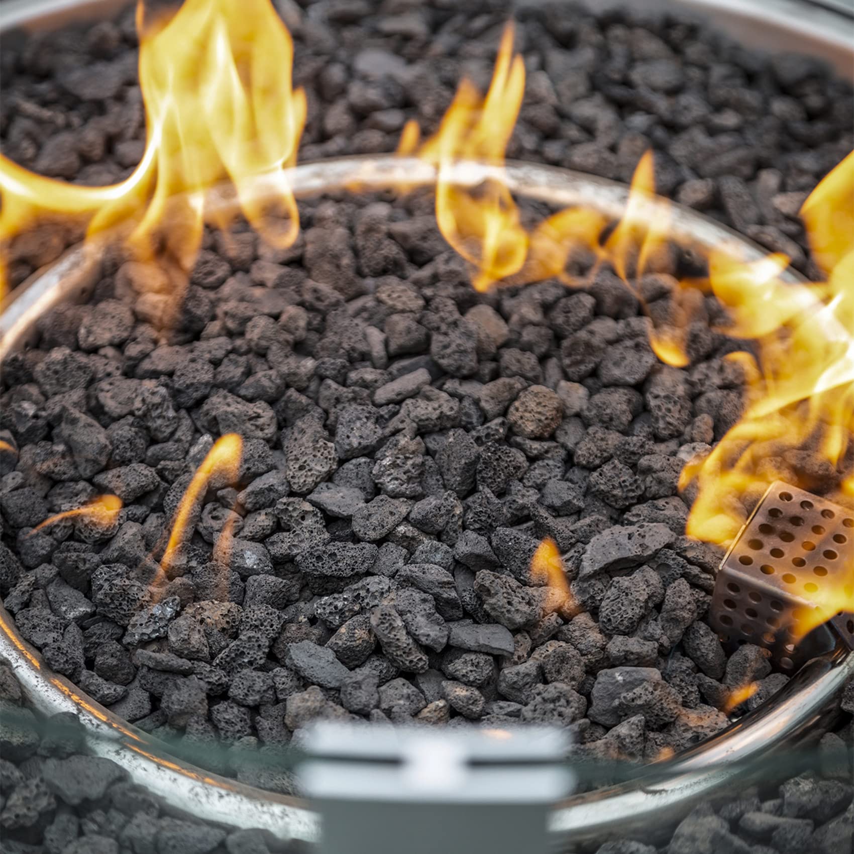 Stanbroil gas log set ambient enhancement using lava granules