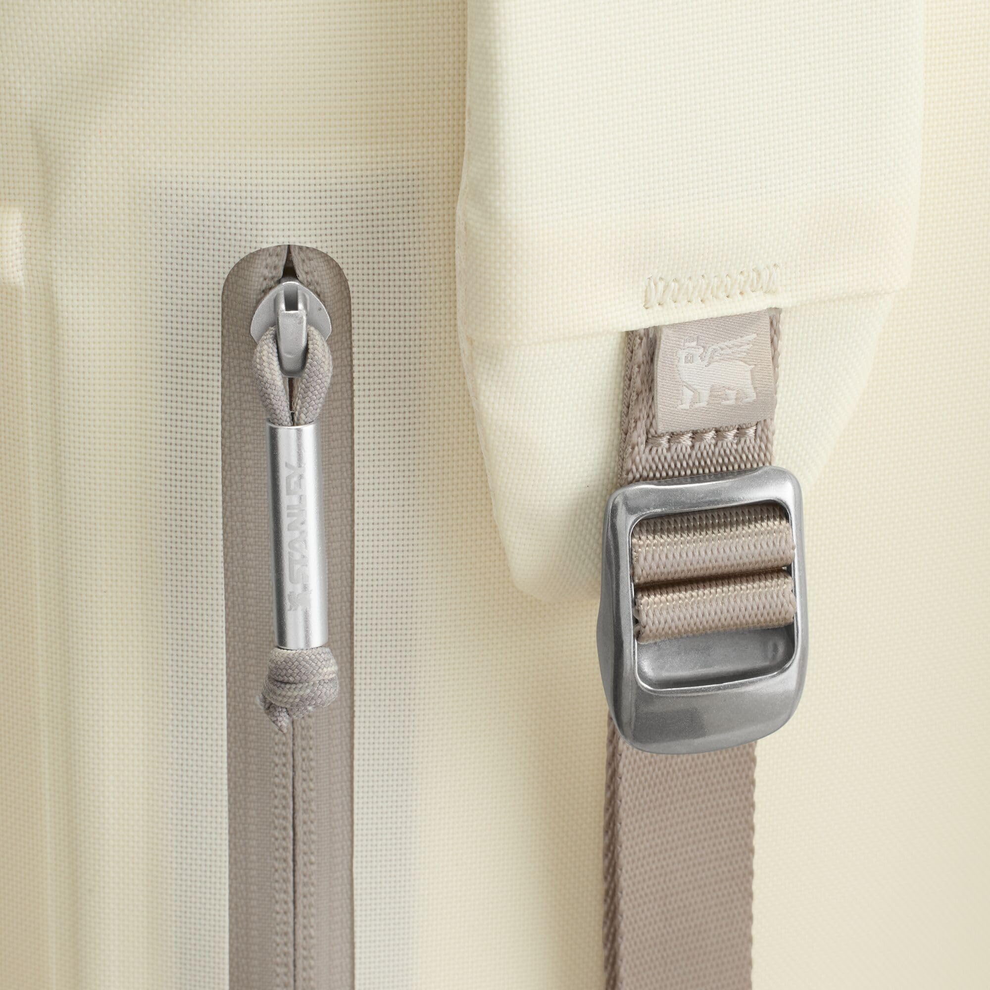 STANLEY Madeleine back pocket provides secure storage for valuables.
