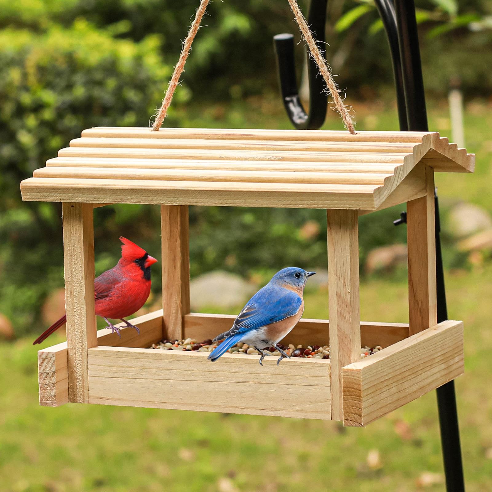 STARSWR Bird Feeder Outdoor perches close-up shows sturdy hemp rope suspension.