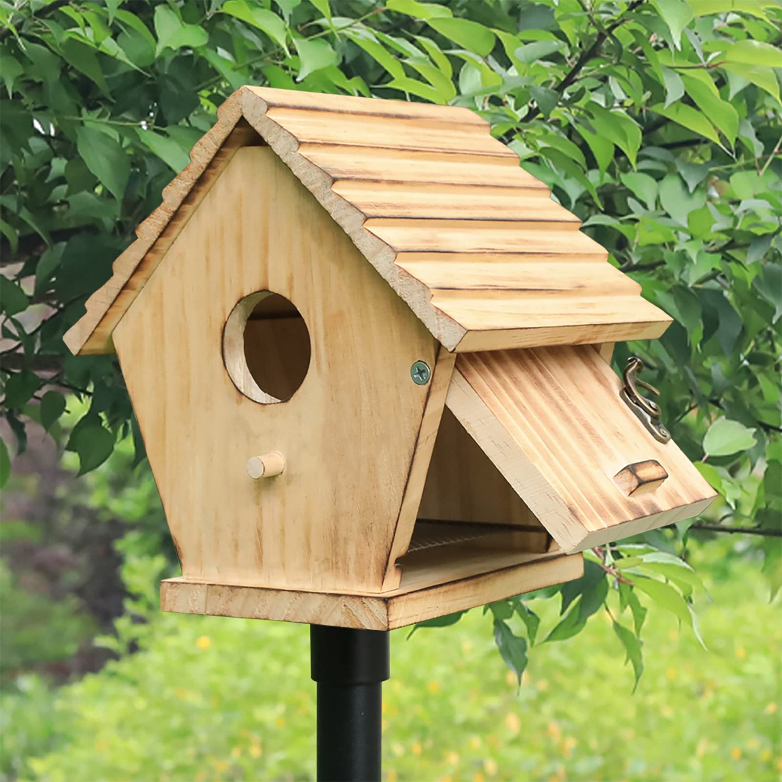 STARSWR Bird House shows a wide bottom for stable interior space.