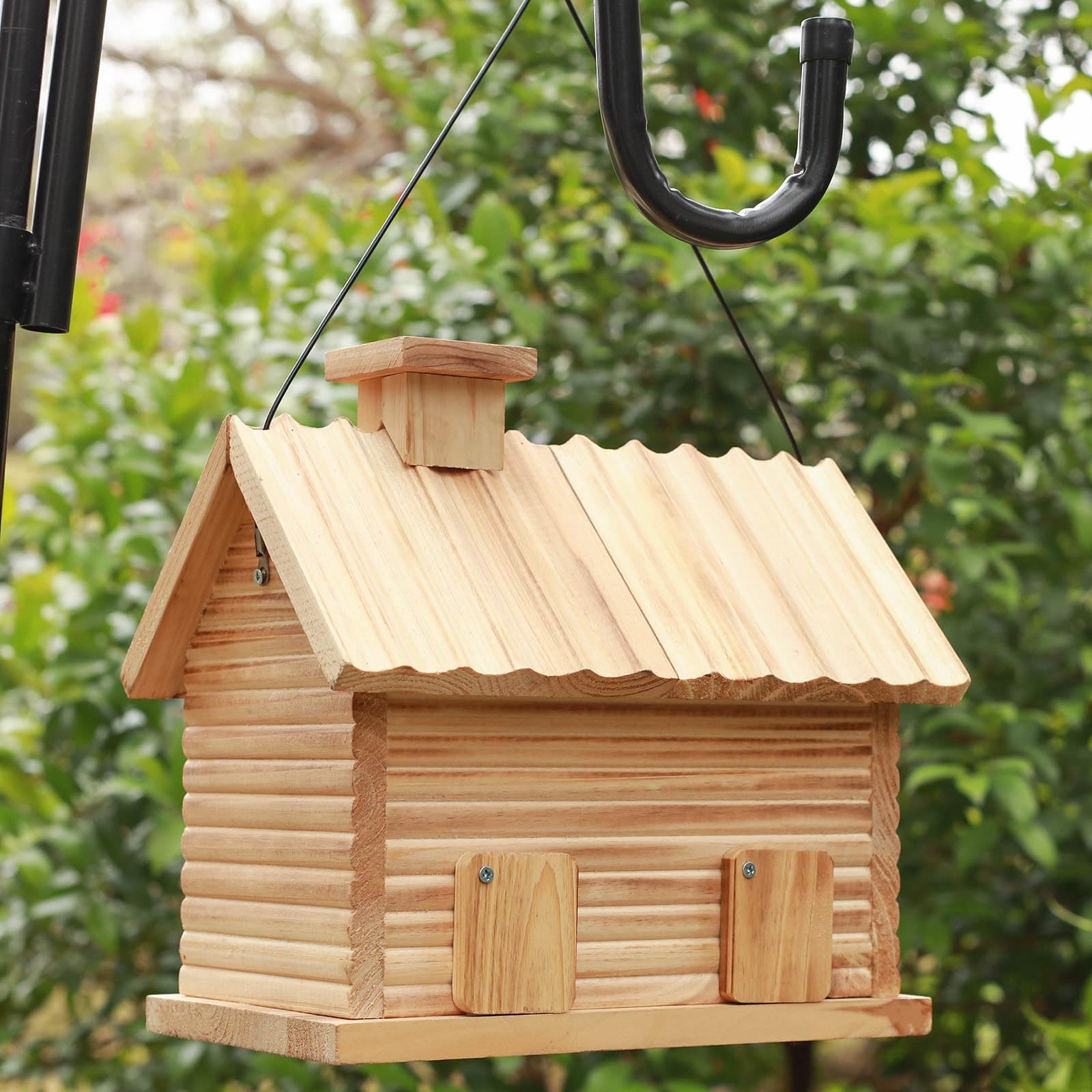 STARSWR garden-ready bird house blends with outdoor spaces and supports birds.