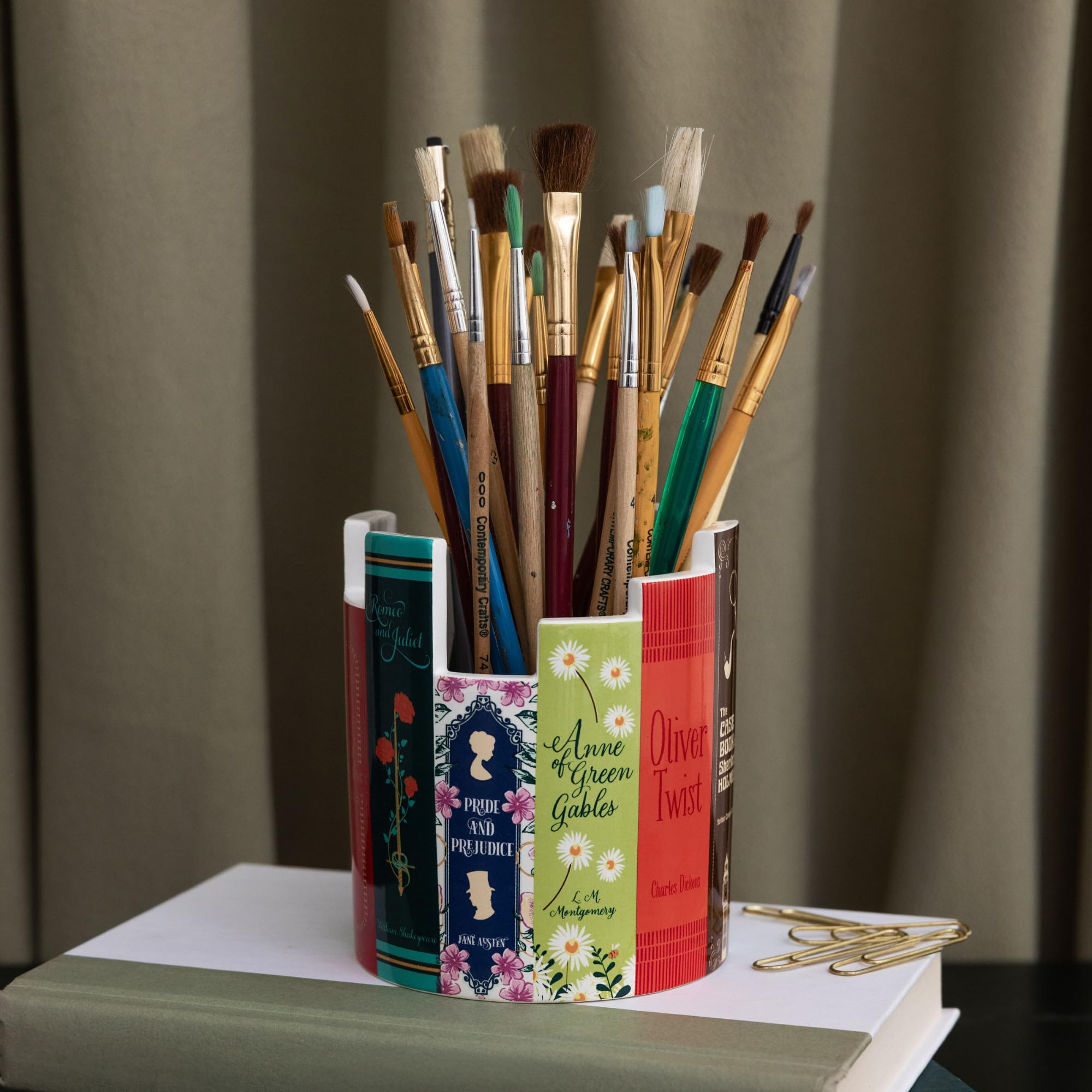 STEEL MILL & CO Multipurpose desk accessory for bookmarks and stationery.