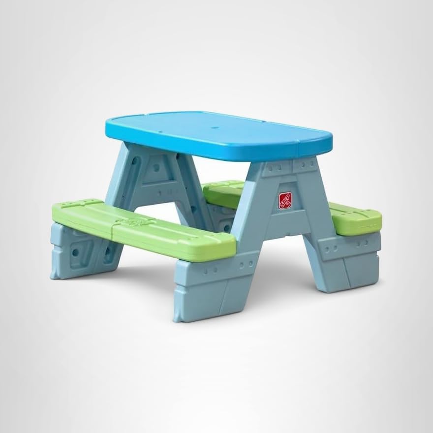 Step2 Sun & Shade snack time and group play setup with four seats