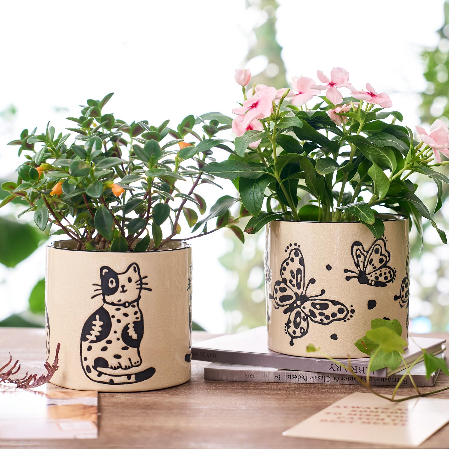 STHIE cat planter makes a thoughtful gift for plant lovers.