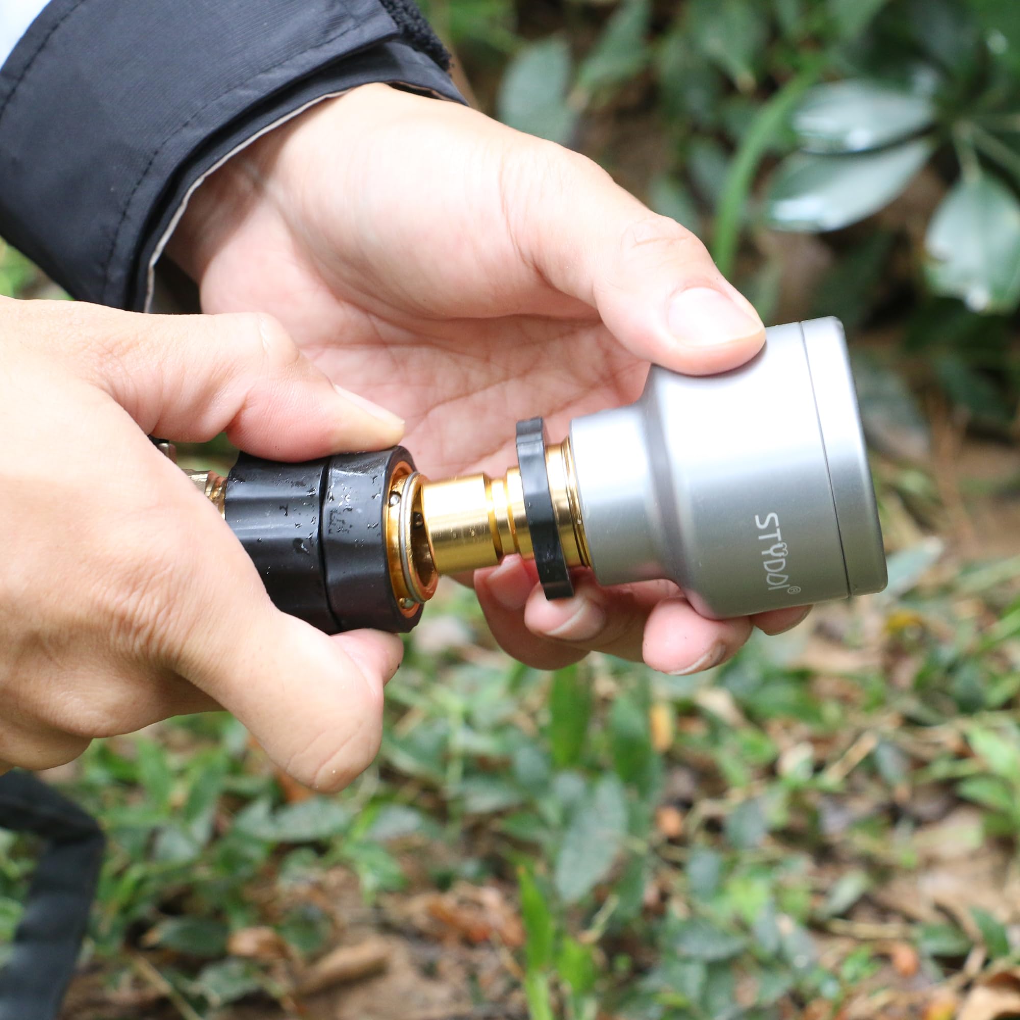 STYDDI quick-connect showing a leak-proof seal for reliable water flow.